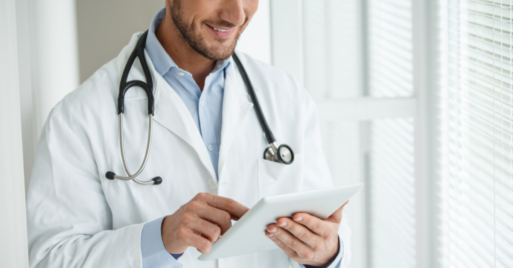 digital medical records I tablet in a doctor's hand